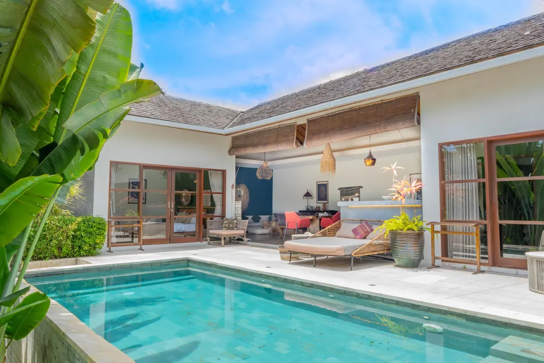 Poolside Oasis villa and private pool