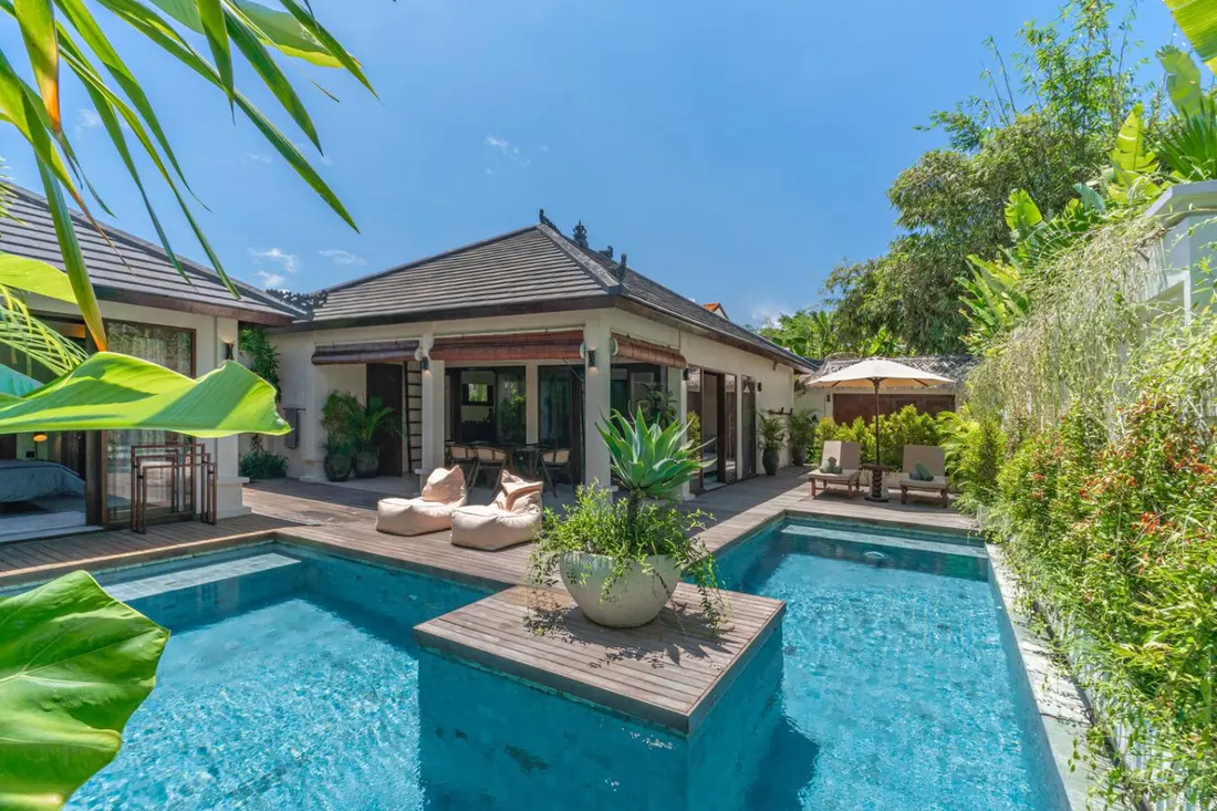 Villa Club exterior and private pool